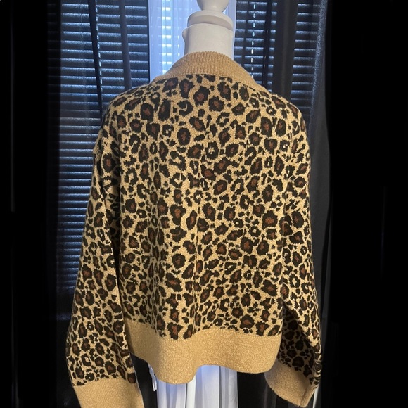 Zara New Without Tags Animal Print Oversized Sweater. Size Medium. - Picture 5 of 5